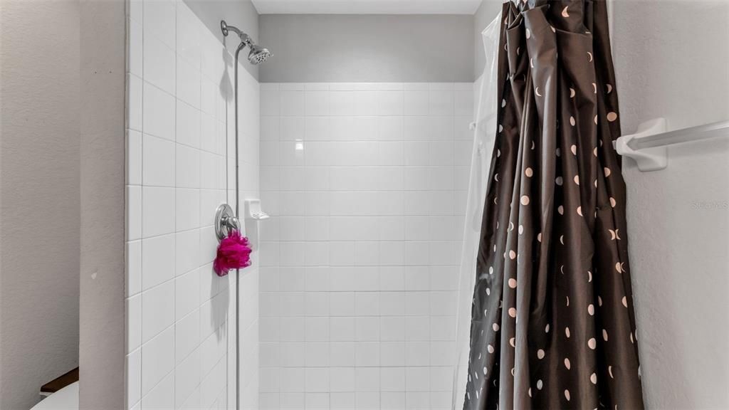 For Sale: $525,000 (4 beds, 3 baths, 2550 Square Feet)