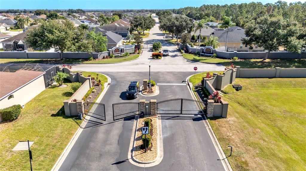 For Sale: $525,000 (4 beds, 3 baths, 2550 Square Feet)