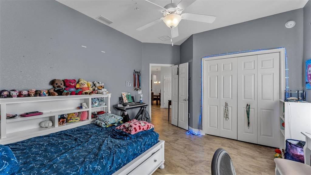 For Sale: $525,000 (4 beds, 3 baths, 2550 Square Feet)