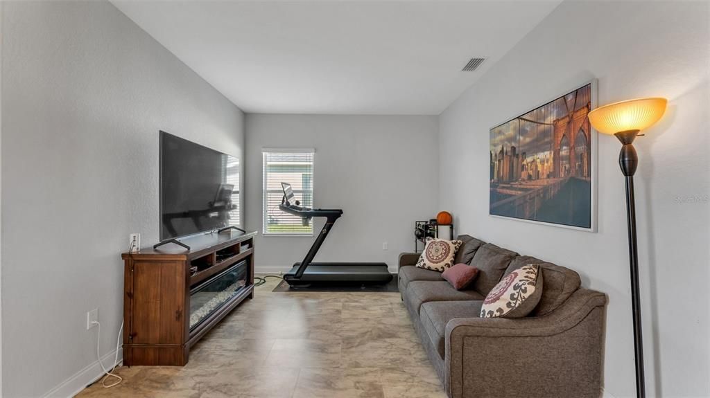 For Sale: $525,000 (4 beds, 3 baths, 2550 Square Feet)