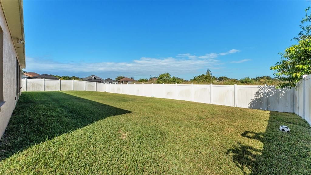 For Sale: $525,000 (4 beds, 3 baths, 2550 Square Feet)