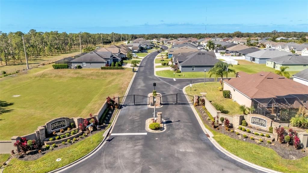 For Sale: $525,000 (4 beds, 3 baths, 2550 Square Feet)