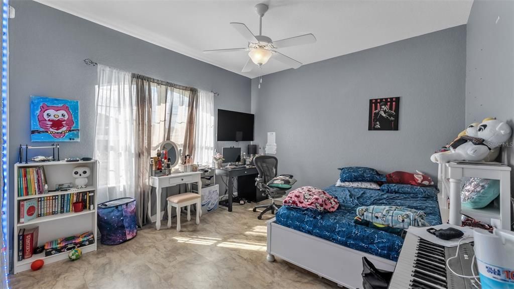 For Sale: $525,000 (4 beds, 3 baths, 2550 Square Feet)