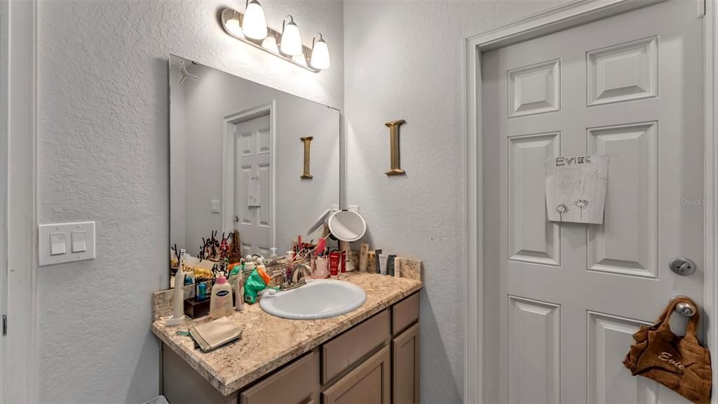 For Sale: $525,000 (4 beds, 3 baths, 2550 Square Feet)