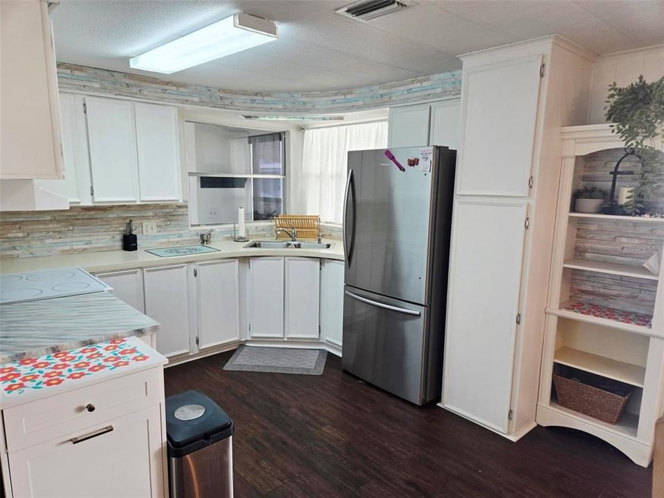 For Sale: $214,750 (2 beds, 2 baths, 1056 Square Feet)