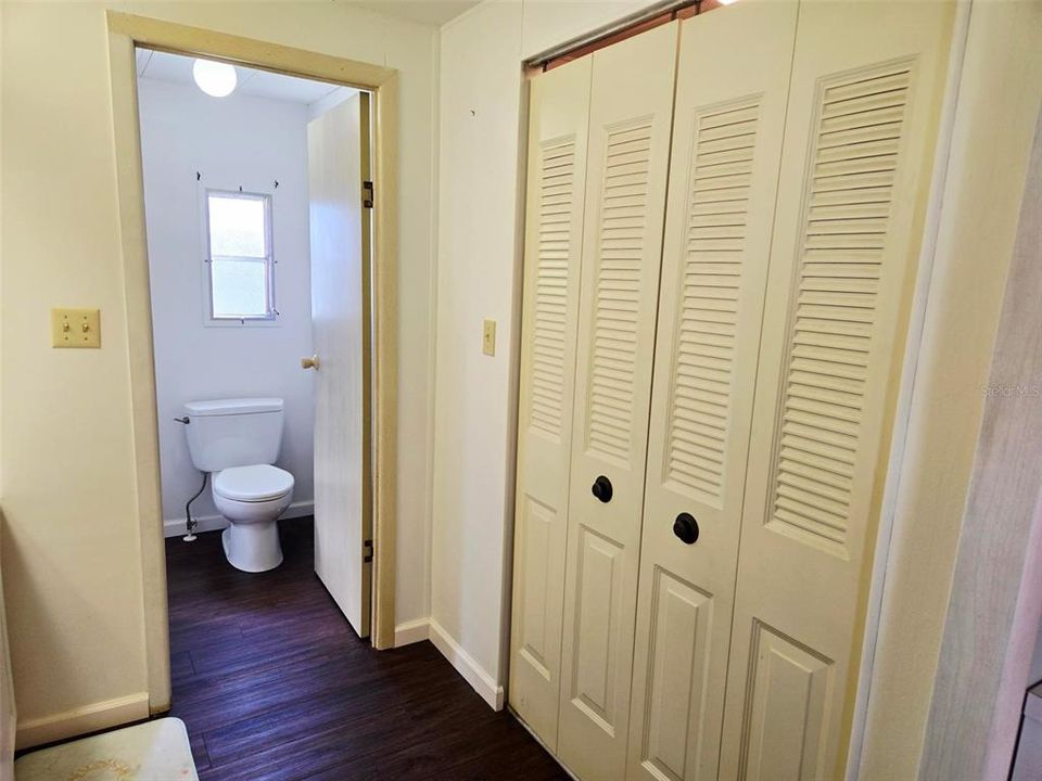 For Sale: $214,750 (2 beds, 2 baths, 1056 Square Feet)