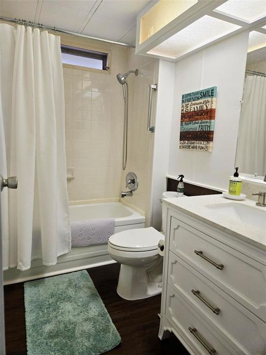 For Sale: $214,750 (2 beds, 2 baths, 1056 Square Feet)