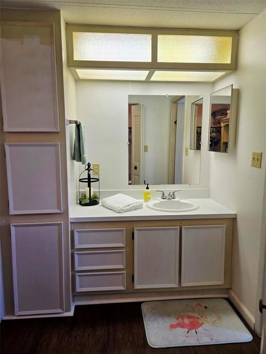 For Sale: $214,750 (2 beds, 2 baths, 1056 Square Feet)