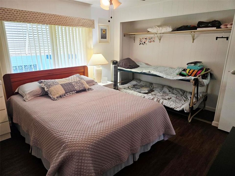 For Sale: $214,750 (2 beds, 2 baths, 1056 Square Feet)