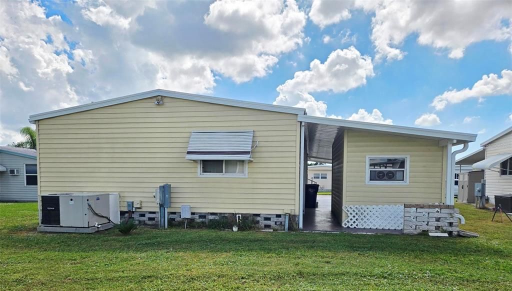 For Sale: $214,750 (2 beds, 2 baths, 1056 Square Feet)