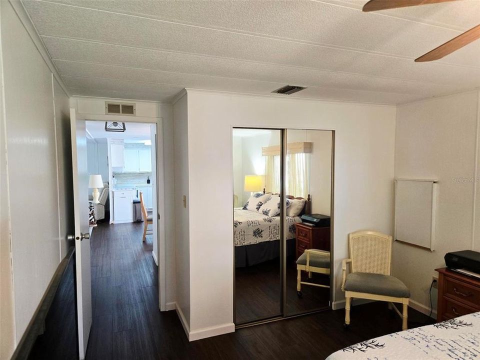 For Sale: $214,750 (2 beds, 2 baths, 1056 Square Feet)