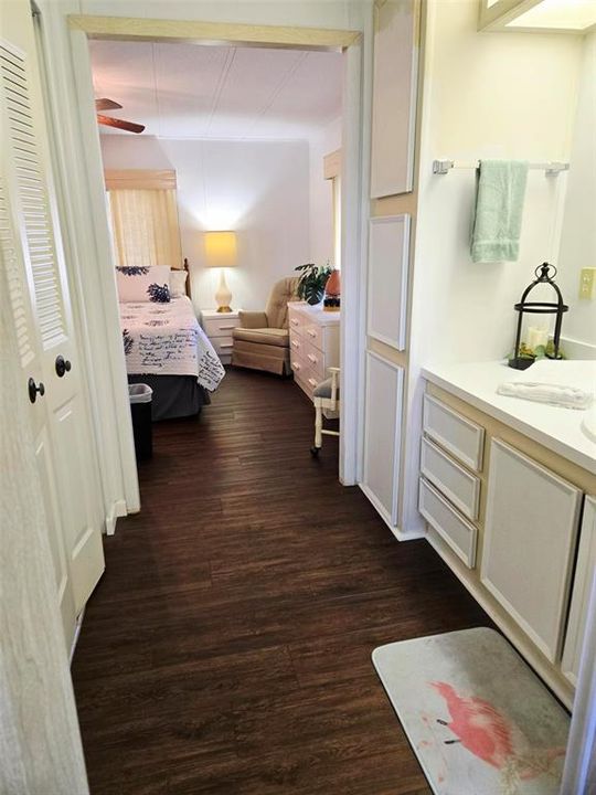 For Sale: $214,750 (2 beds, 2 baths, 1056 Square Feet)