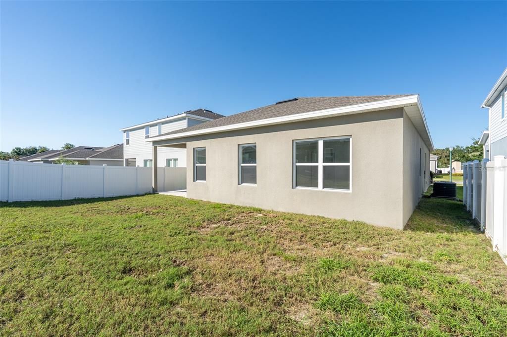 For Rent: $2,300 (4 beds, 2 baths, 1996 Square Feet)