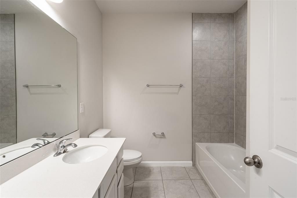 For Rent: $2,300 (4 beds, 2 baths, 1996 Square Feet)