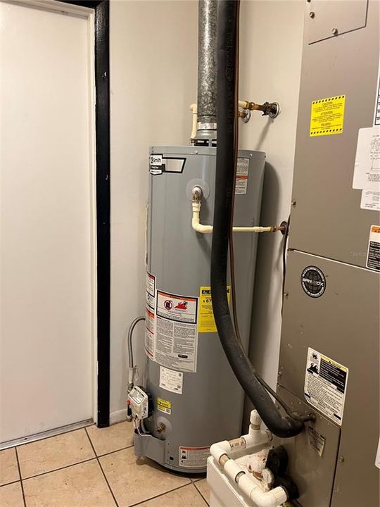 Active With Contract: $159,900 (2 beds, 2 baths, 943 Square Feet)