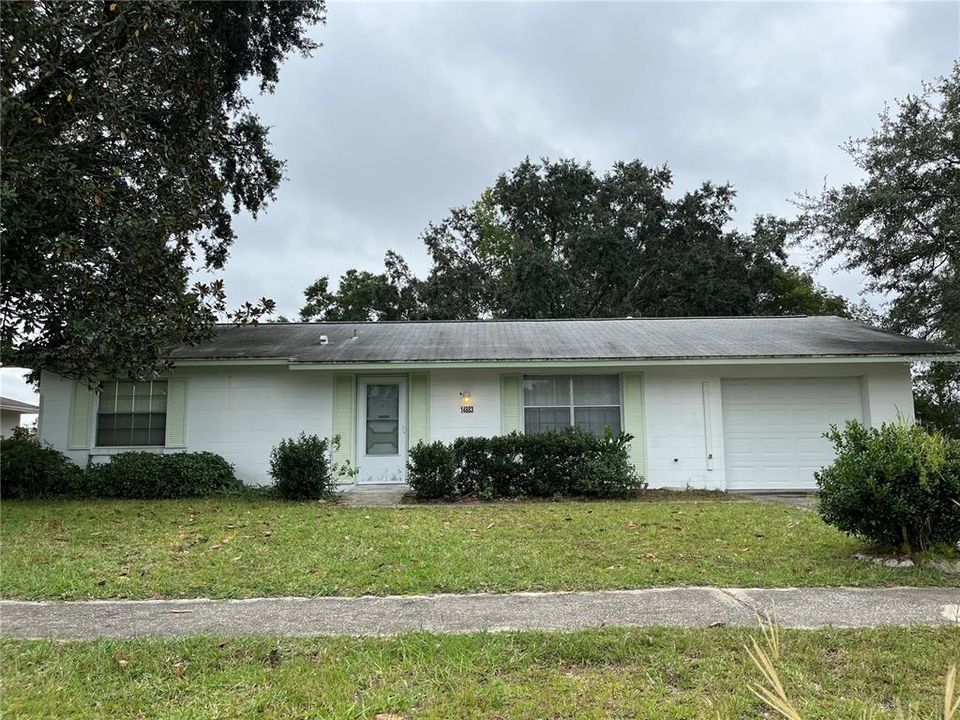 Active With Contract: $159,900 (2 beds, 2 baths, 943 Square Feet)