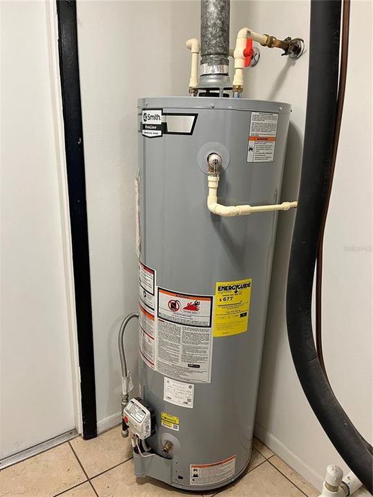 Active With Contract: $159,900 (2 beds, 2 baths, 943 Square Feet)