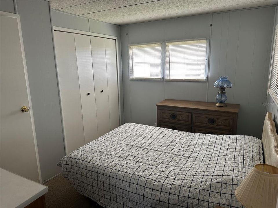 For Sale: $95,000 (2 beds, 1 baths, 888 Square Feet)