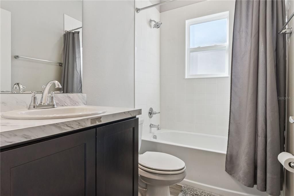 待售: $425,000 (4 贝兹, 3 浴室, 2310 平方英尺)