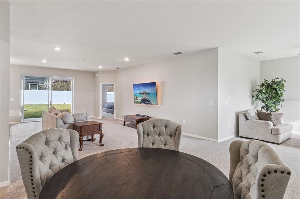 待售: $425,000 (4 贝兹, 3 浴室, 2310 平方英尺)