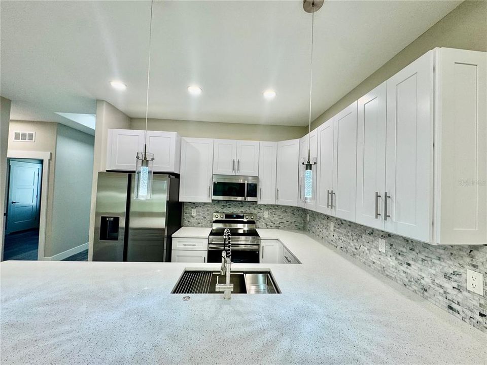 出租: $1,750 (3 贝兹, 2 浴室, 1200 平方英尺)