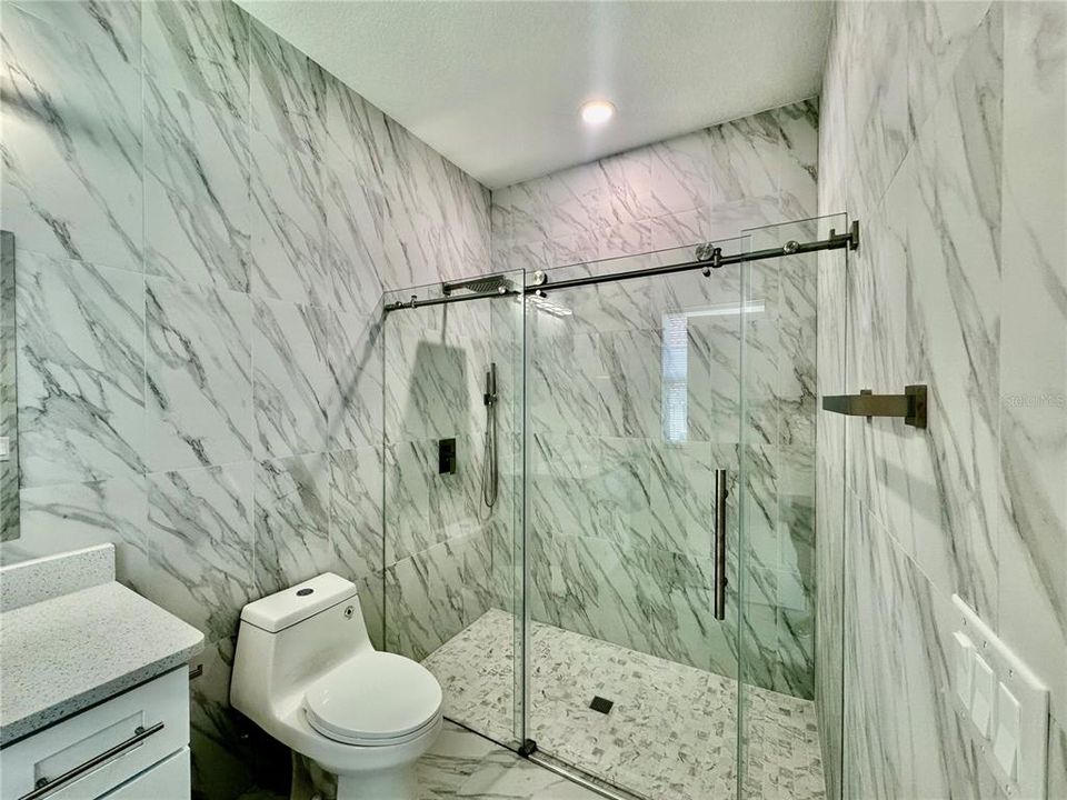 出租: $1,750 (3 贝兹, 2 浴室, 1200 平方英尺)