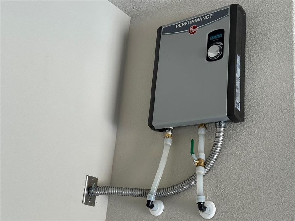 出租: $1,750 (3 贝兹, 2 浴室, 1200 平方英尺)