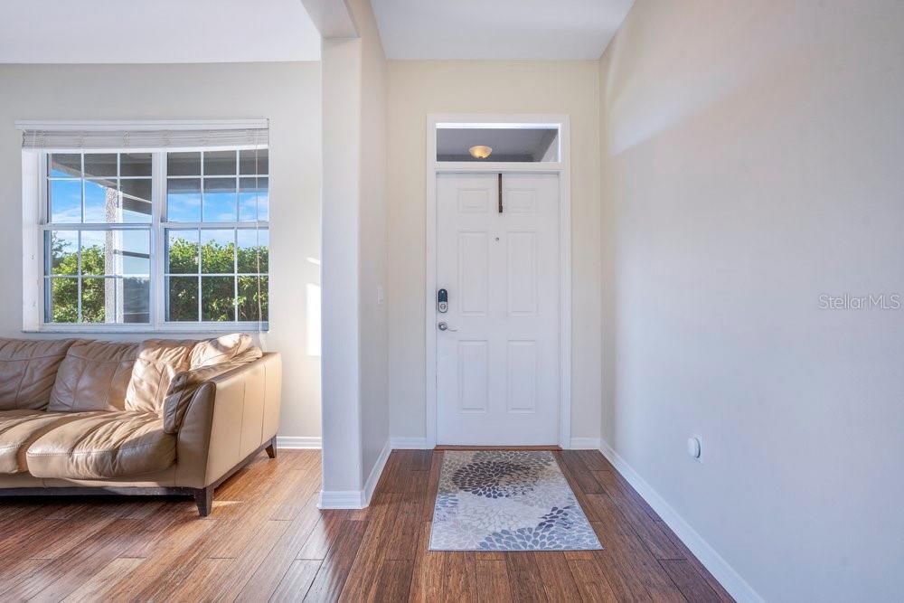 На продажу: $325,000 (3 спален, 2 ванн, 1910 Квадратных фут)