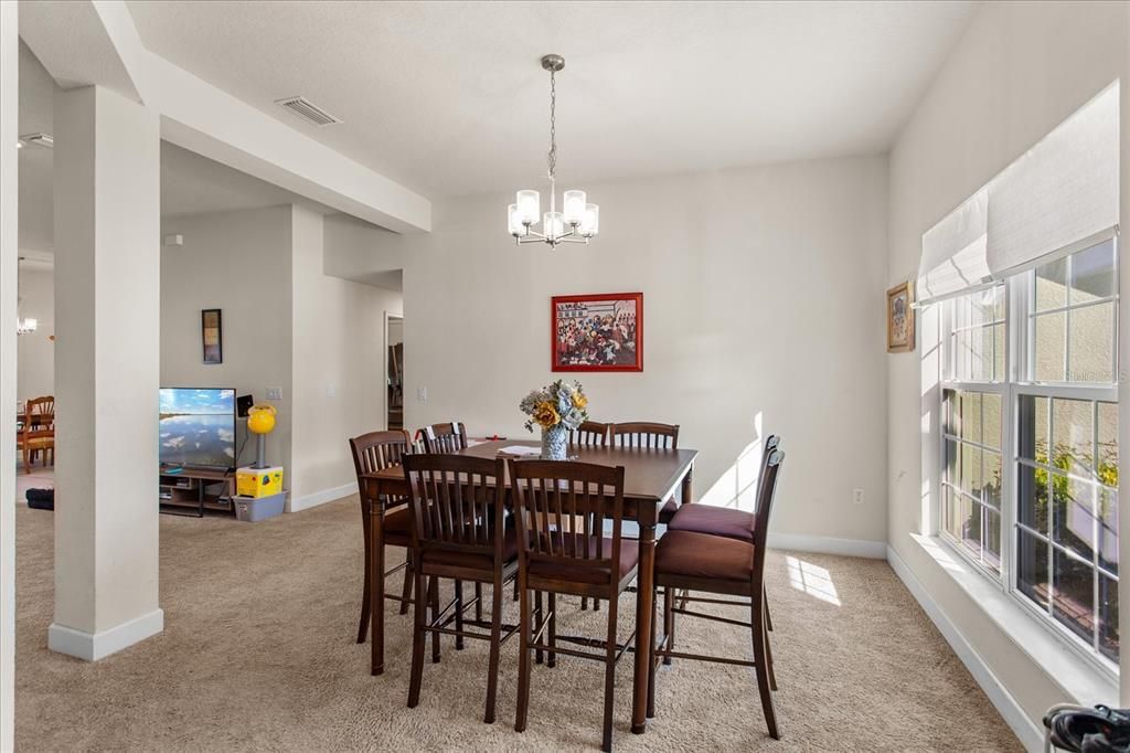 En Venta: $399,000 (4 camas, 3 baños, 2549 Pies cuadrados)