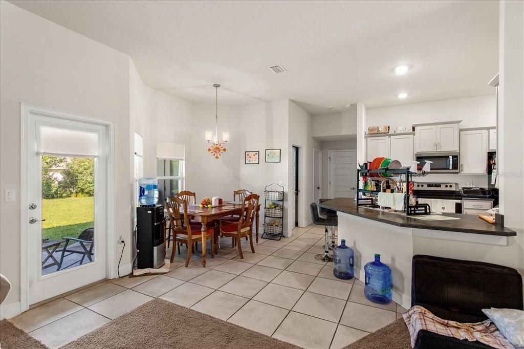 En Venta: $399,000 (4 camas, 3 baños, 2549 Pies cuadrados)