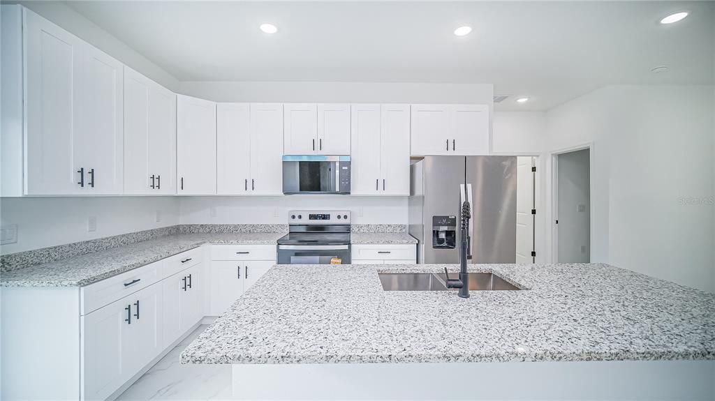 For Sale: $284,990 (3 beds, 2 baths, 1285 Square Feet)