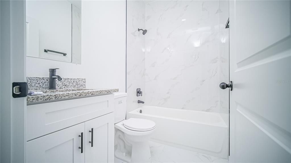 For Sale: $284,990 (3 beds, 2 baths, 1285 Square Feet)