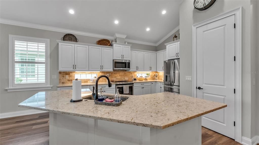 待售: $495,000 (2 贝兹, 2 浴室, 1911 平方英尺)