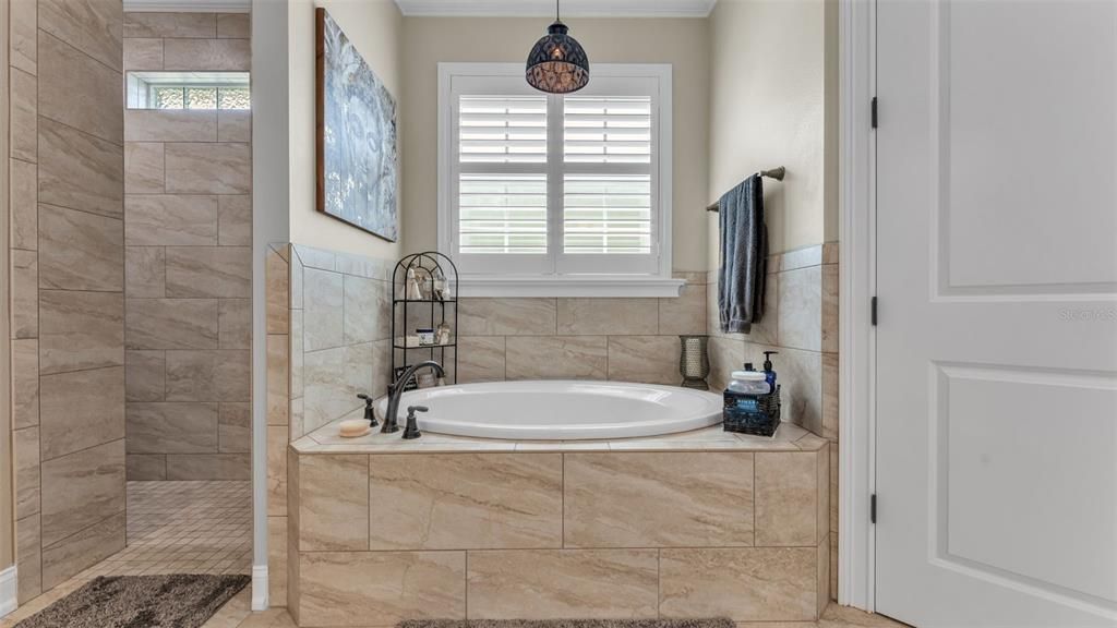 待售: $495,000 (2 贝兹, 2 浴室, 1911 平方英尺)