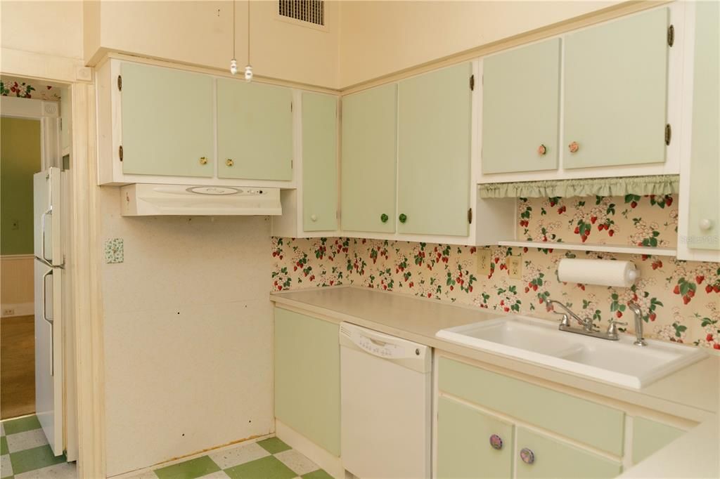 合同活跃: $525,000 (3 贝兹, 2 浴室, 1520 平方英尺)