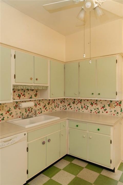 合同活跃: $525,000 (3 贝兹, 2 浴室, 1520 平方英尺)