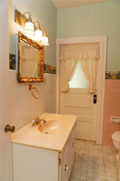 合同活跃: $525,000 (3 贝兹, 2 浴室, 1520 平方英尺)