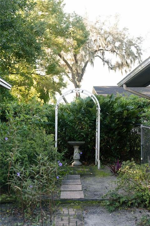 合同活跃: $525,000 (3 贝兹, 2 浴室, 1520 平方英尺)