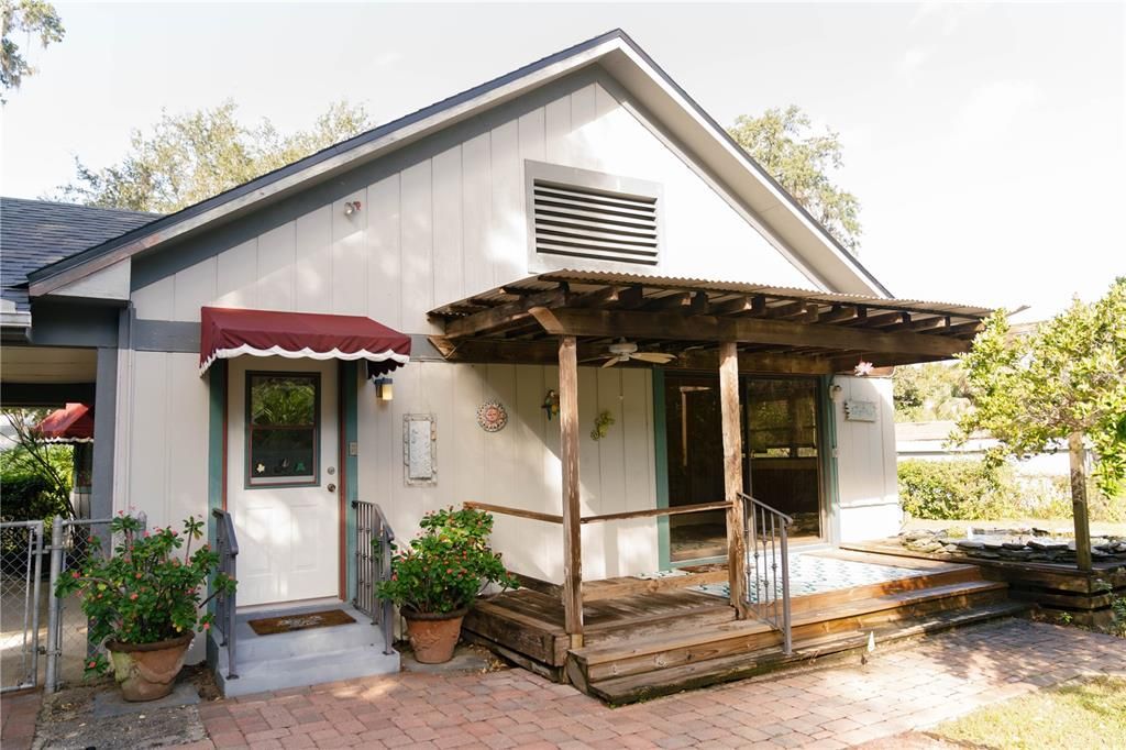 合同活跃: $525,000 (3 贝兹, 2 浴室, 1520 平方英尺)