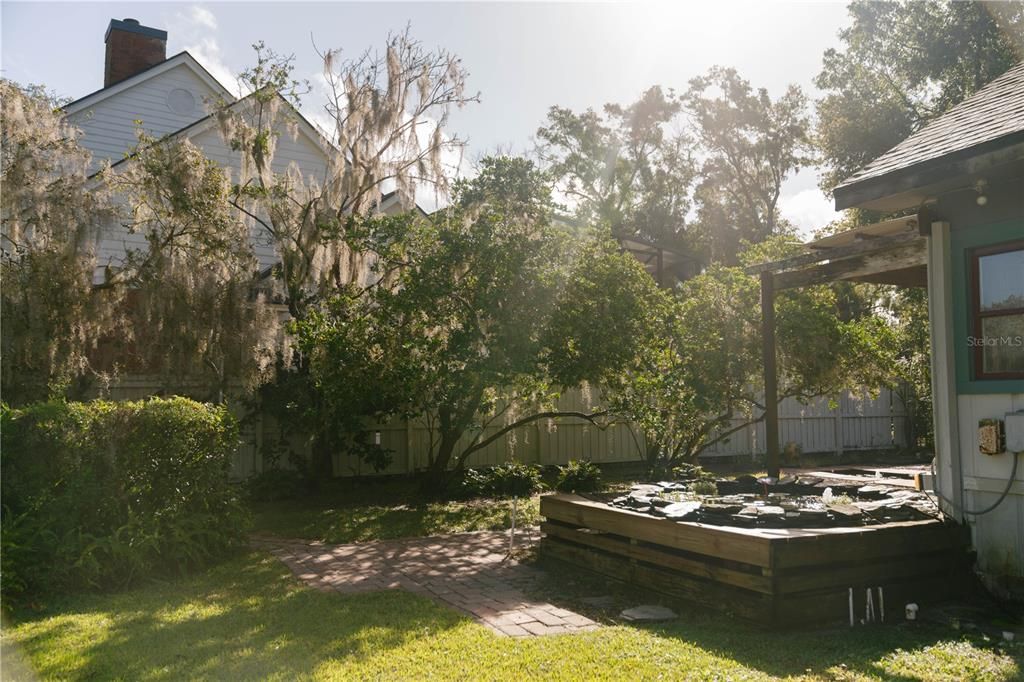 合同活跃: $525,000 (3 贝兹, 2 浴室, 1520 平方英尺)