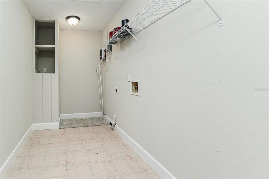 For Sale: $339,950 (2 beds, 2 baths, 1277 Square Feet)