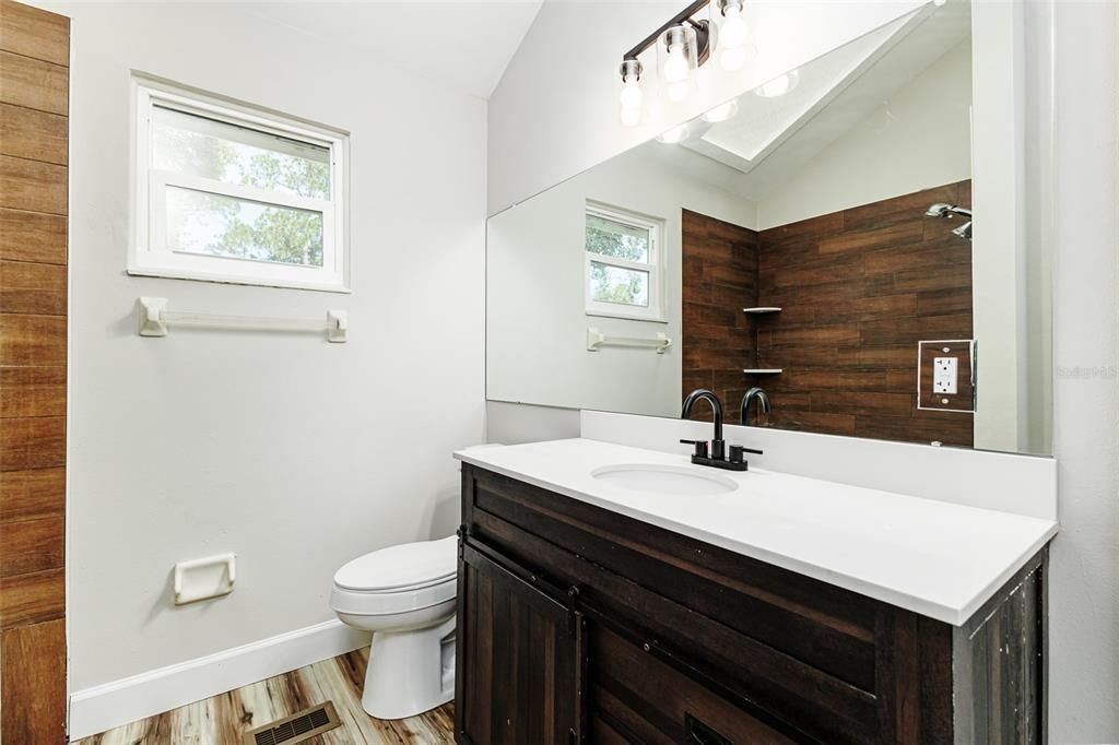 For Sale: $339,950 (2 beds, 2 baths, 1277 Square Feet)