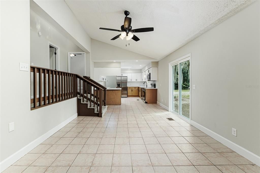 For Sale: $339,950 (2 beds, 2 baths, 1277 Square Feet)