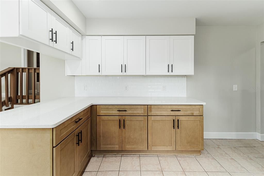 For Sale: $339,950 (2 beds, 2 baths, 1277 Square Feet)