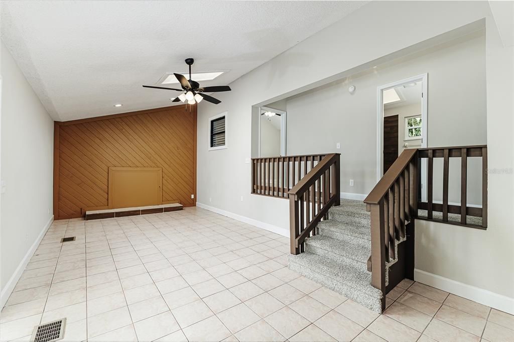 For Sale: $339,950 (2 beds, 2 baths, 1277 Square Feet)