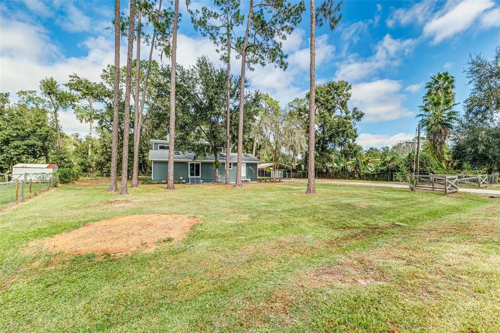 For Sale: $339,950 (2 beds, 2 baths, 1277 Square Feet)