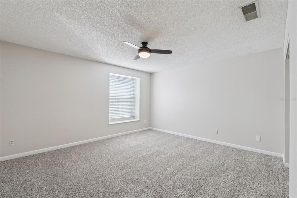 Под контрактом: $215,000 (2 спален, 1 ванн, 1219 Квадратных фут)