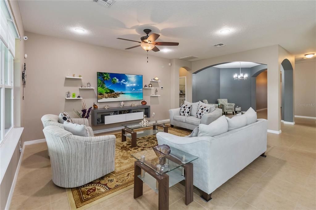 Active With Contract: $615,000 (4 beds, 3 baths, 2409 Square Feet)