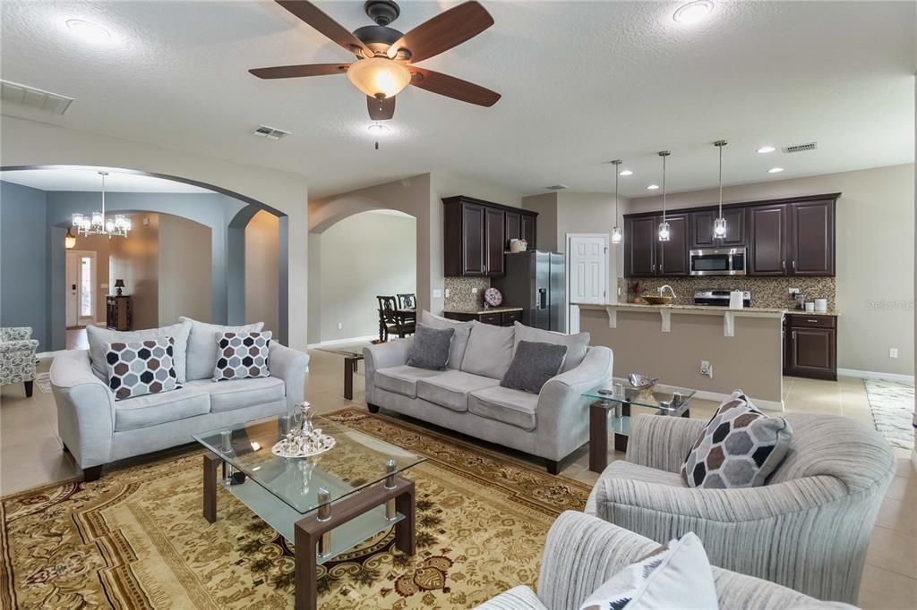 Active With Contract: $615,000 (4 beds, 3 baths, 2409 Square Feet)