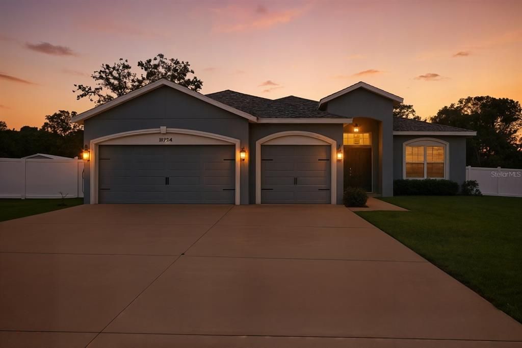 Active With Contract: $390,000 (4 beds, 3 baths, 2332 Square Feet)